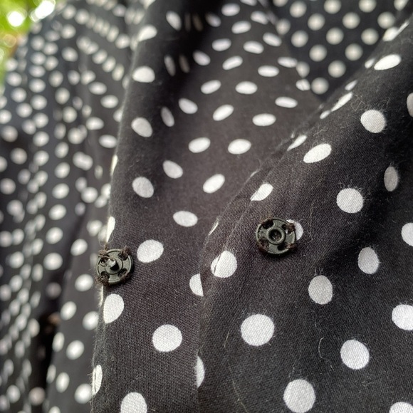 Jones New York signature Knot Front Blouse polkadot white on black size L cotton - Picture 8 of 11